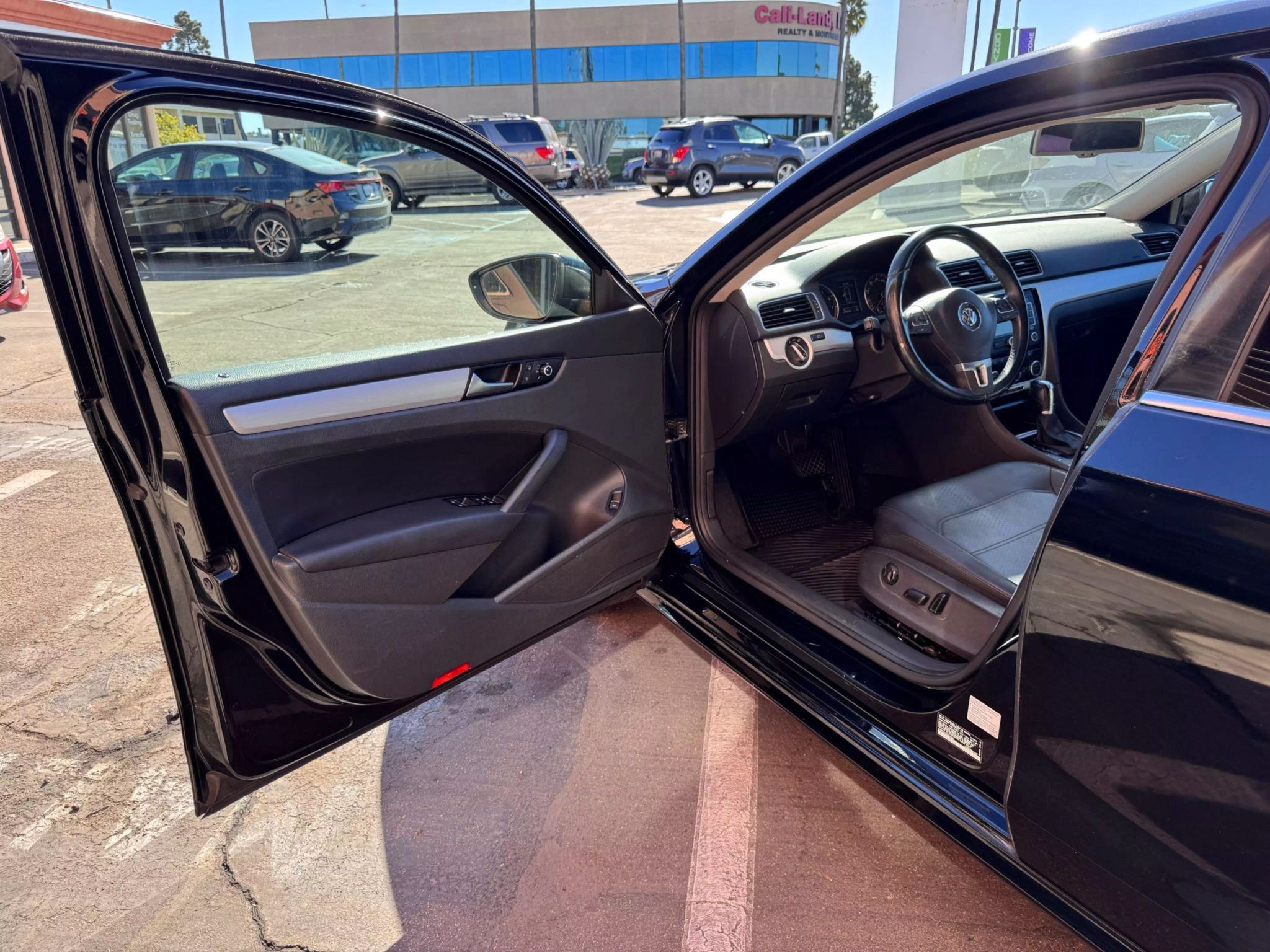 2012 Volkswagen Passat SE photo 6
