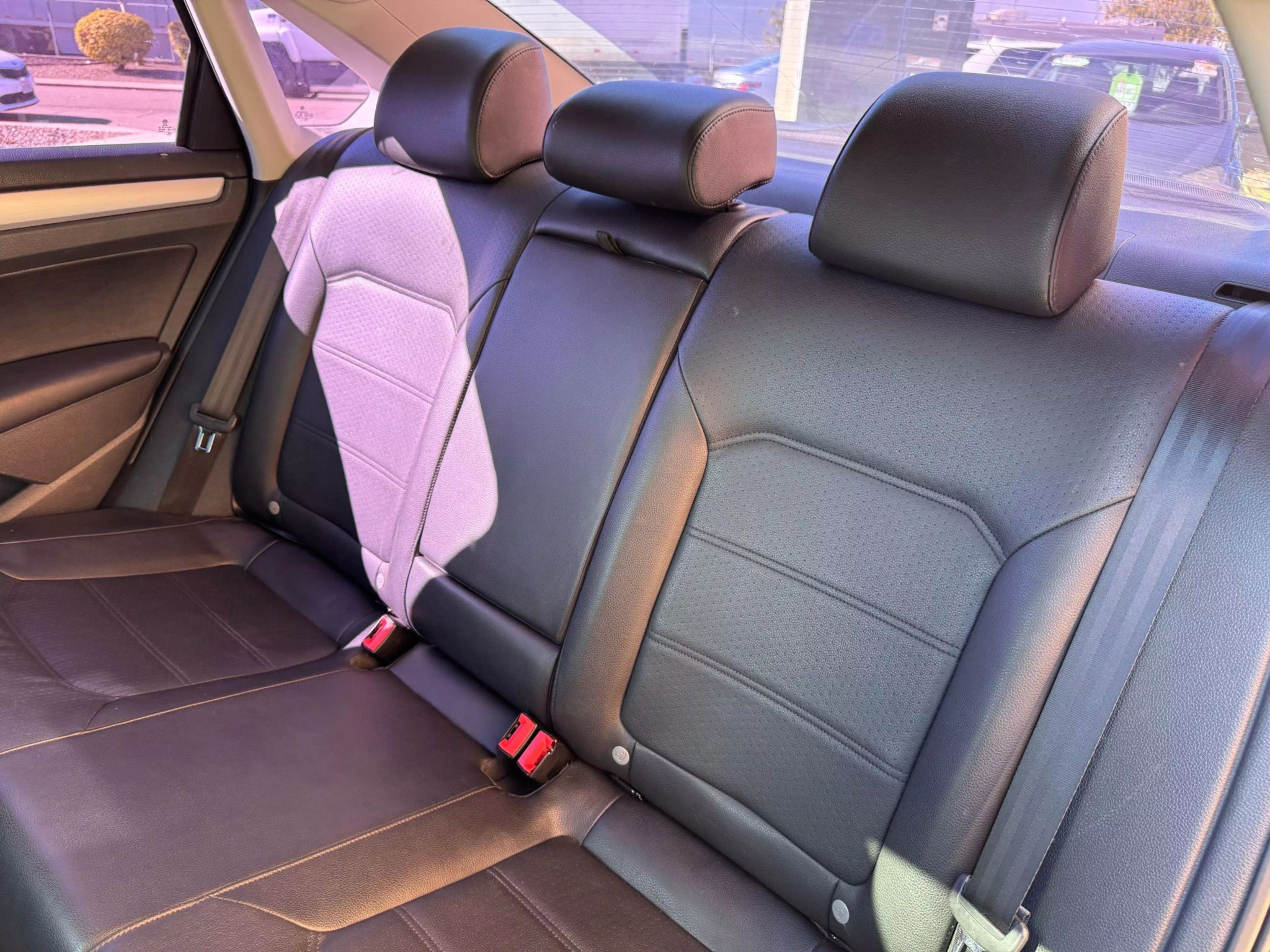 2012 Volkswagen Passat SE photo 11