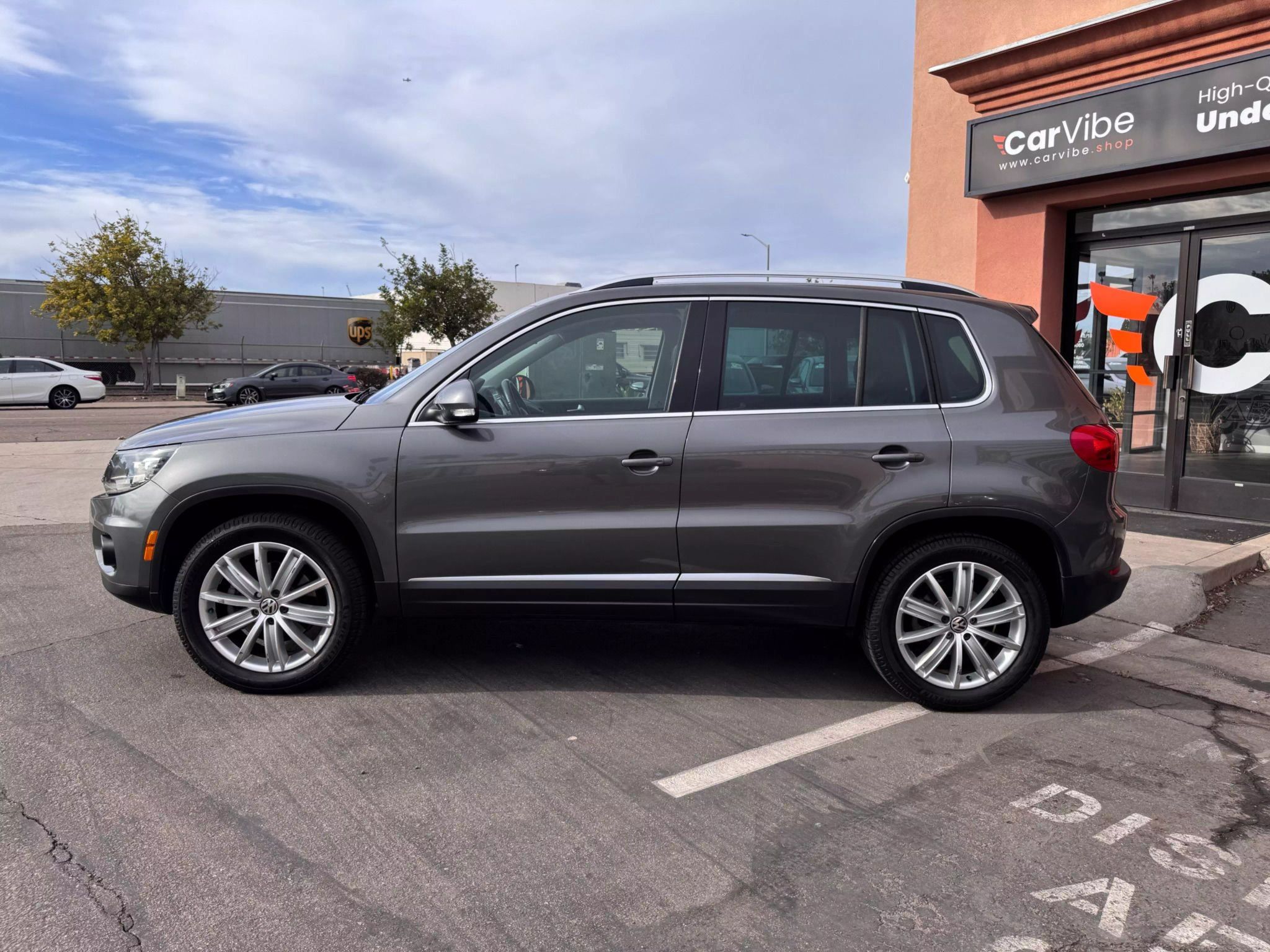 2016 Volkswagen Tiguan SE photo 3