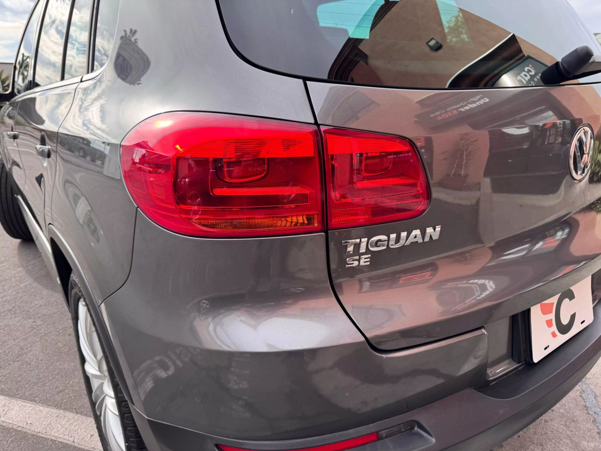 2016 Volkswagen Tiguan SE photo 5