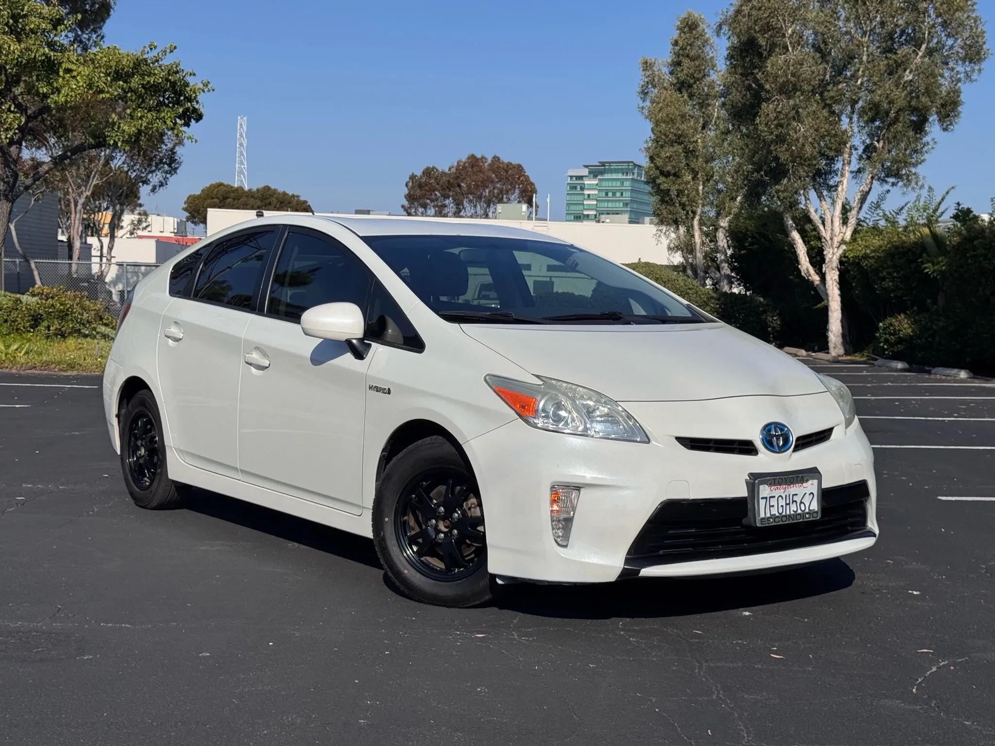 2014 Toyota Prius Two photo 2