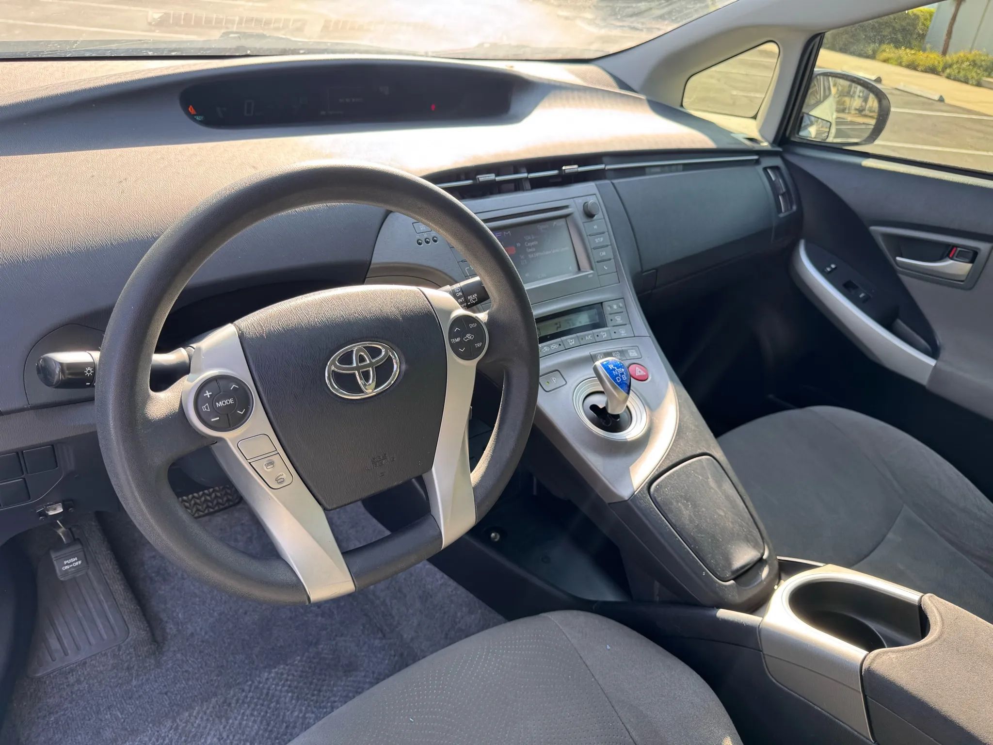 2014 Toyota Prius Two photo 5