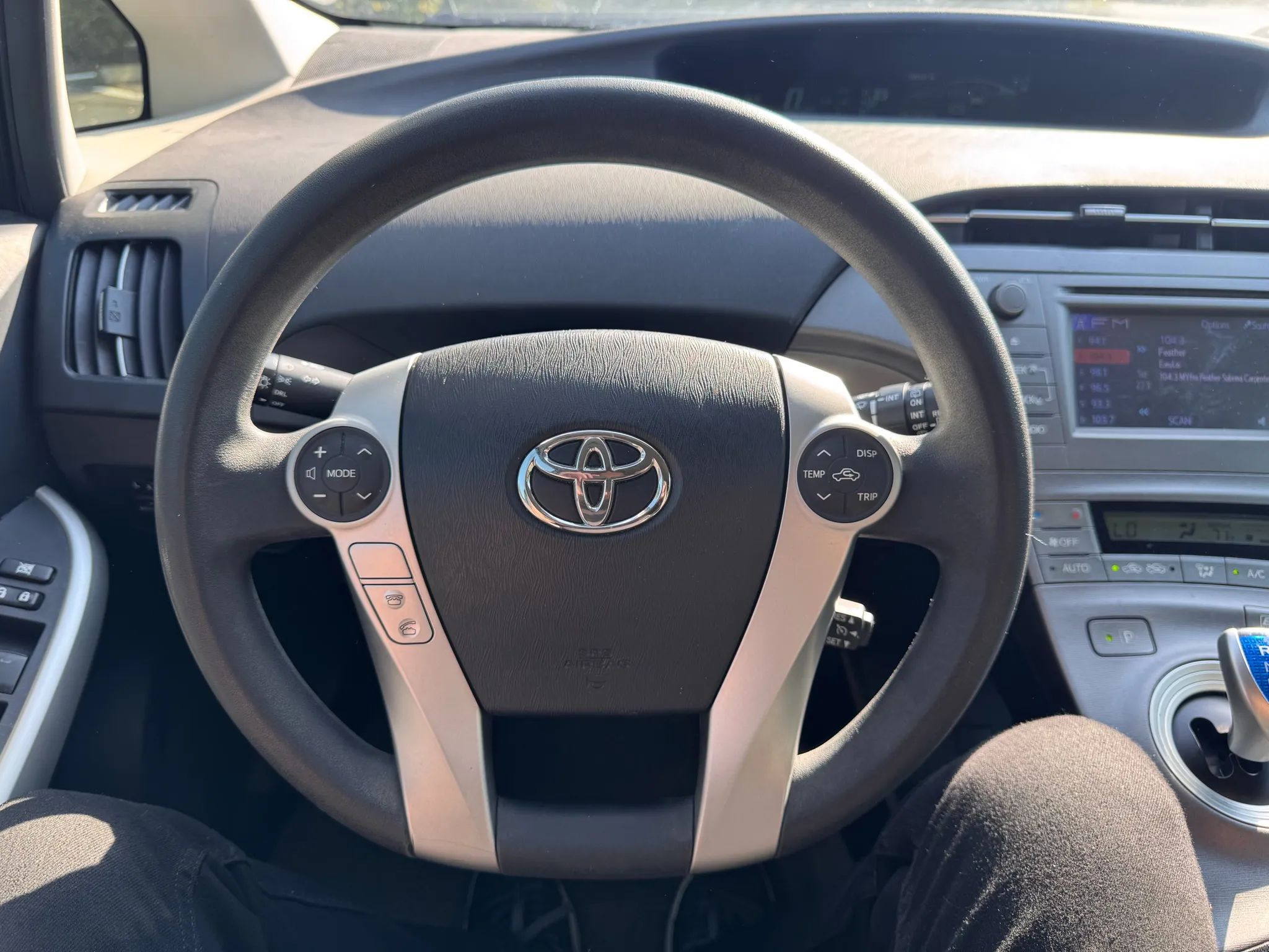 2014 Toyota Prius Two photo 6