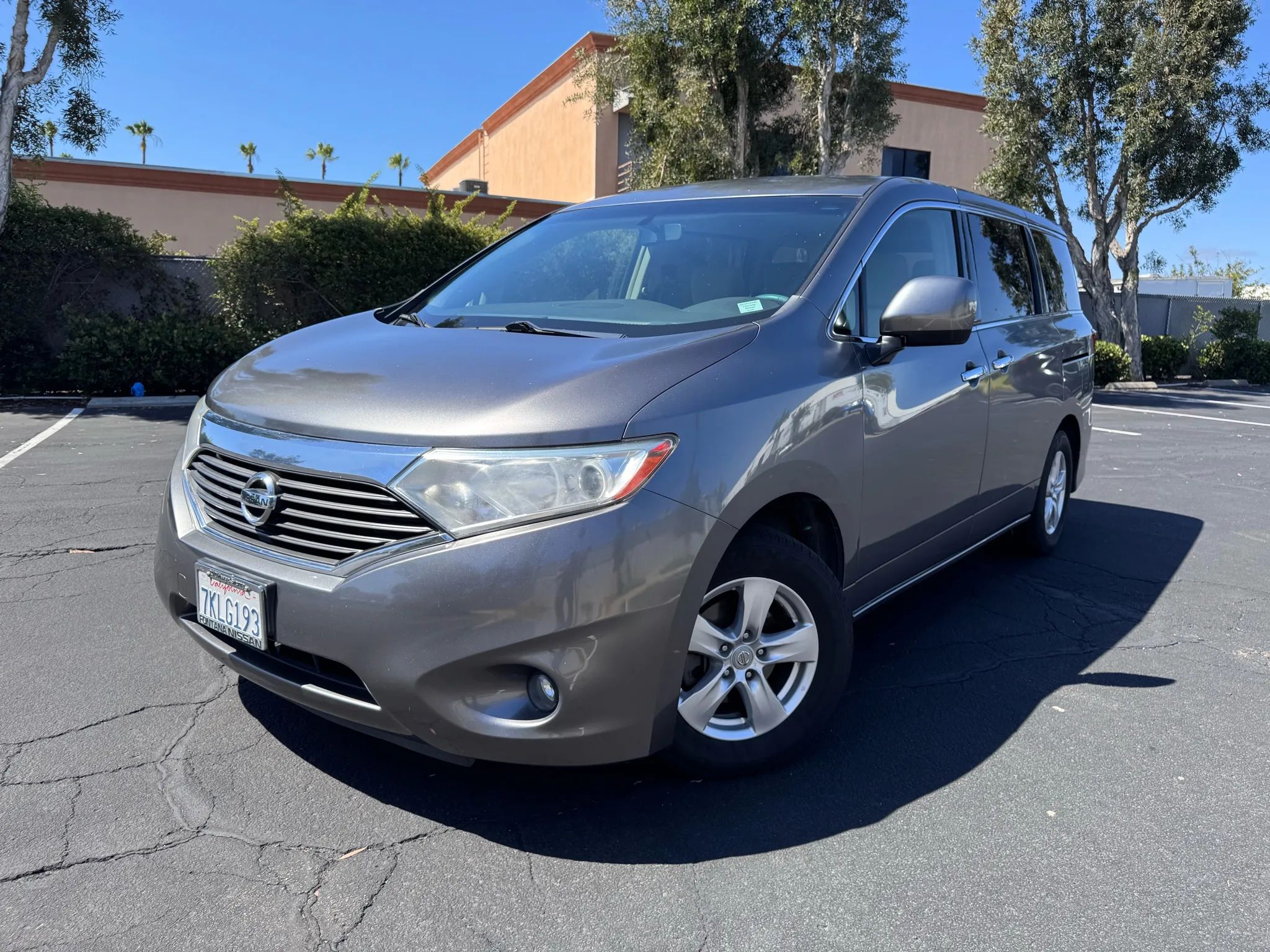 2015 Nissan Quest SV photo 2