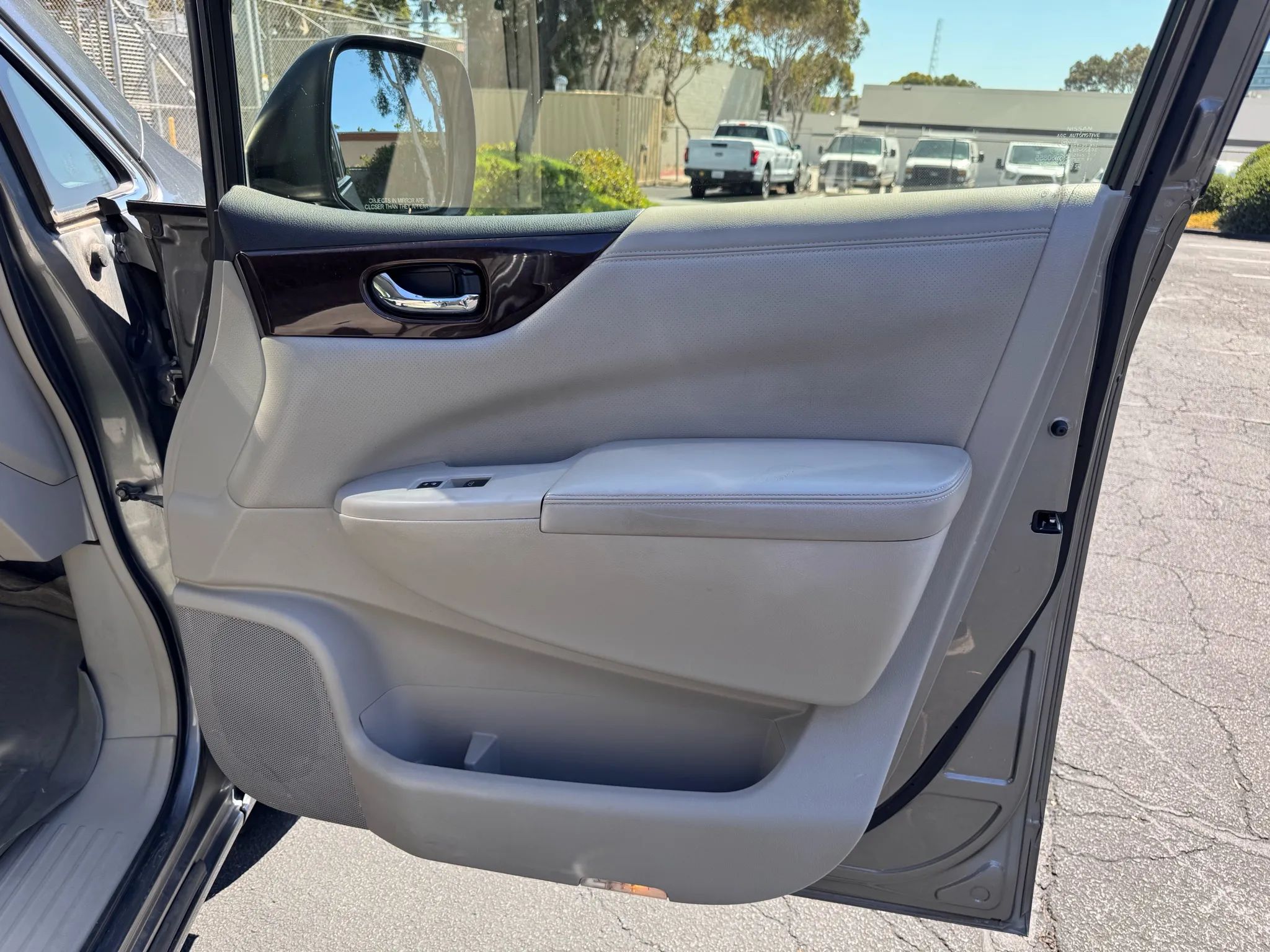 2015 Nissan Quest SV photo 6