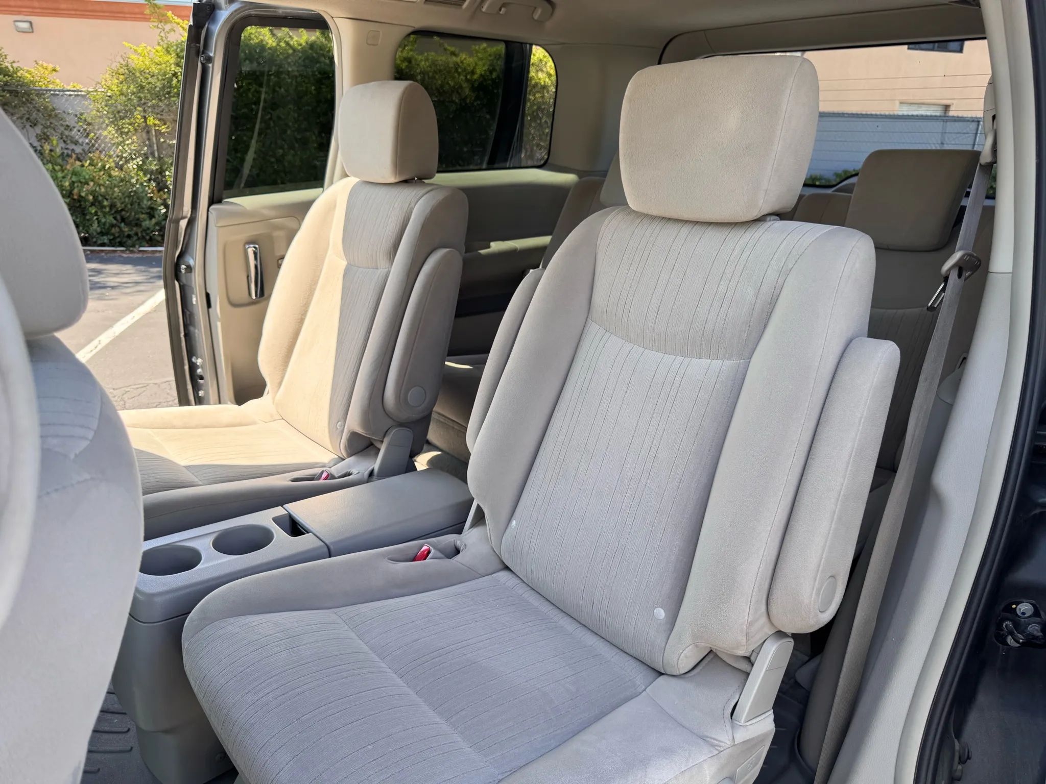 2015 Nissan Quest SV photo 7