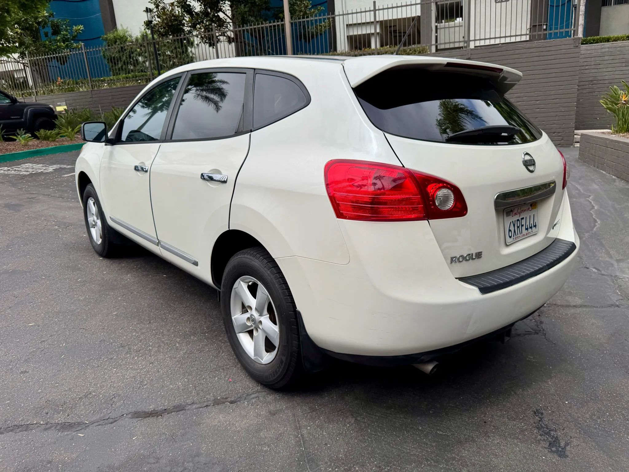 2012 Nissan Rogue S photo 3