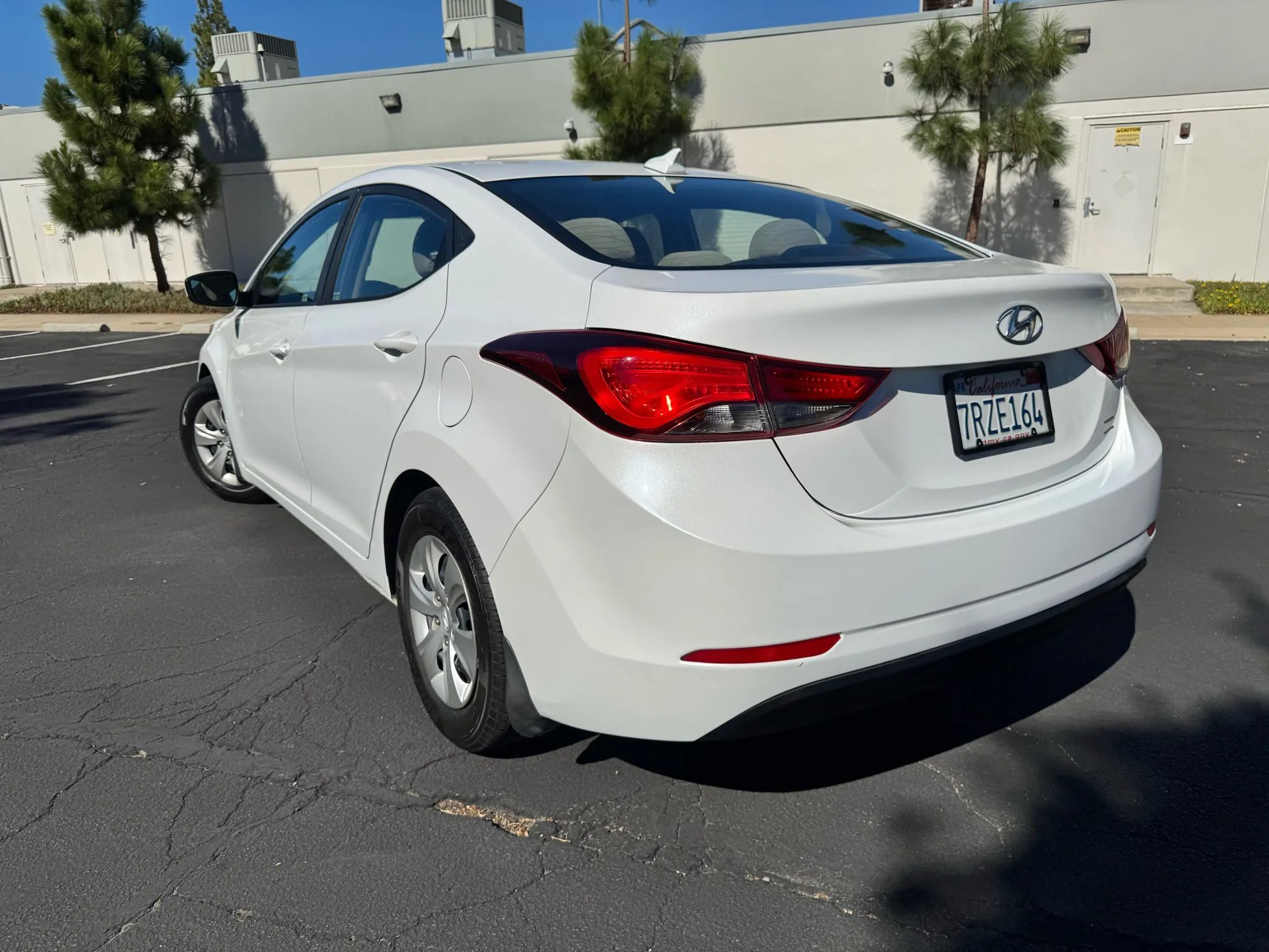 2016 Hyundai Elantra SE photo 3