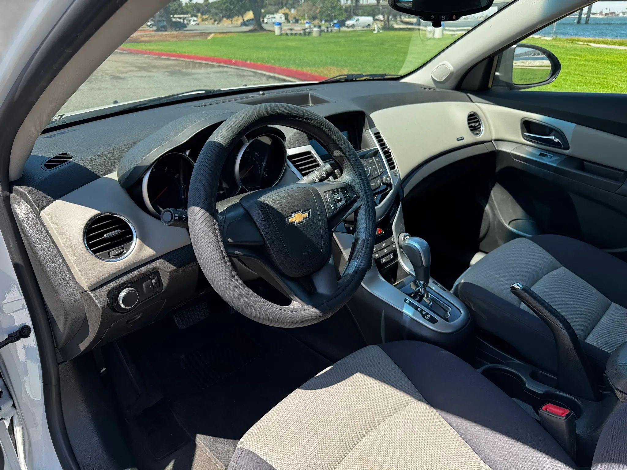 2014 Chevrolet Cruze LS - Photo 13