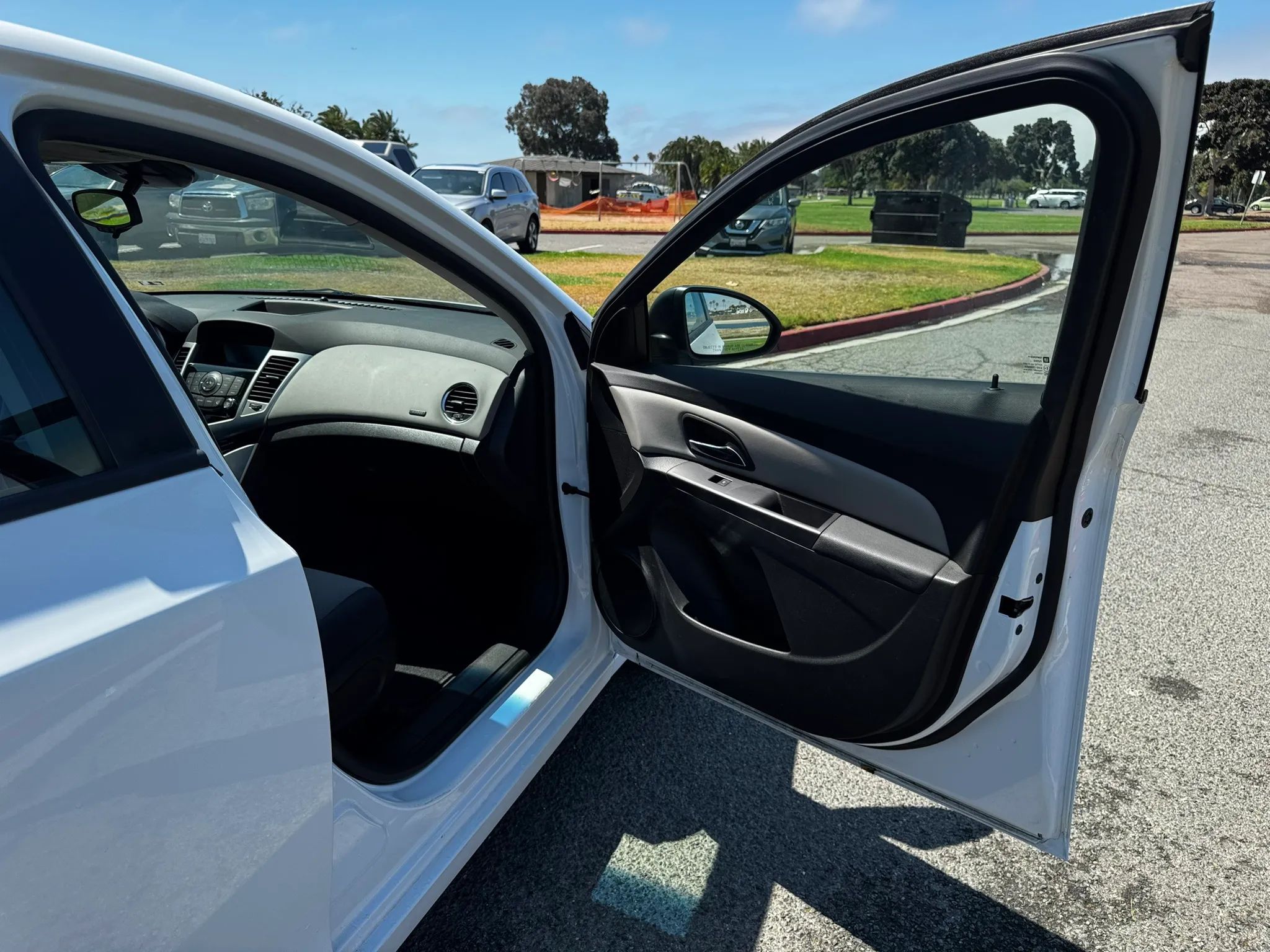 2014 Chevrolet Cruze LS - Photo 21