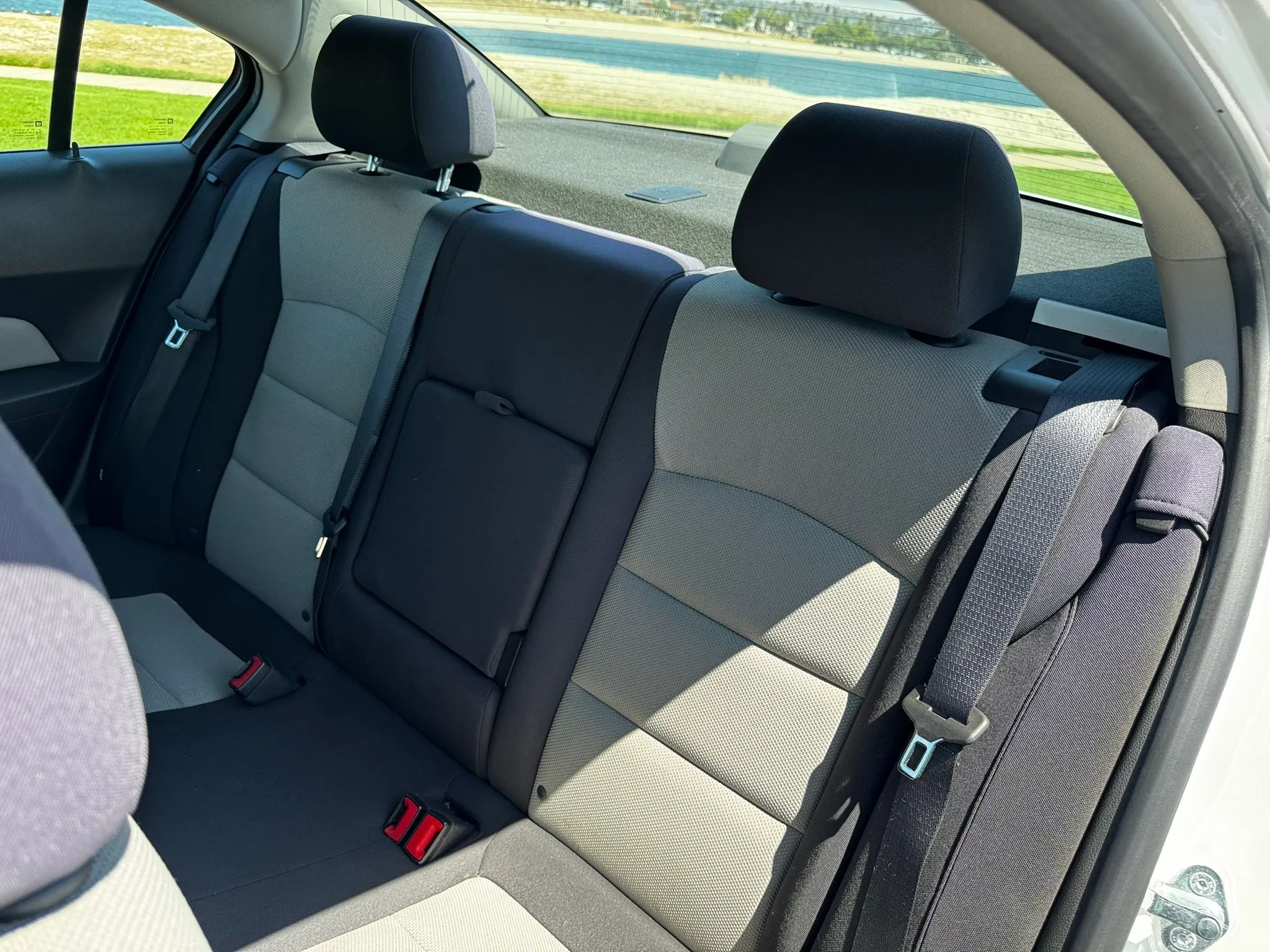 2014 Chevrolet Cruze LS - Photo 27