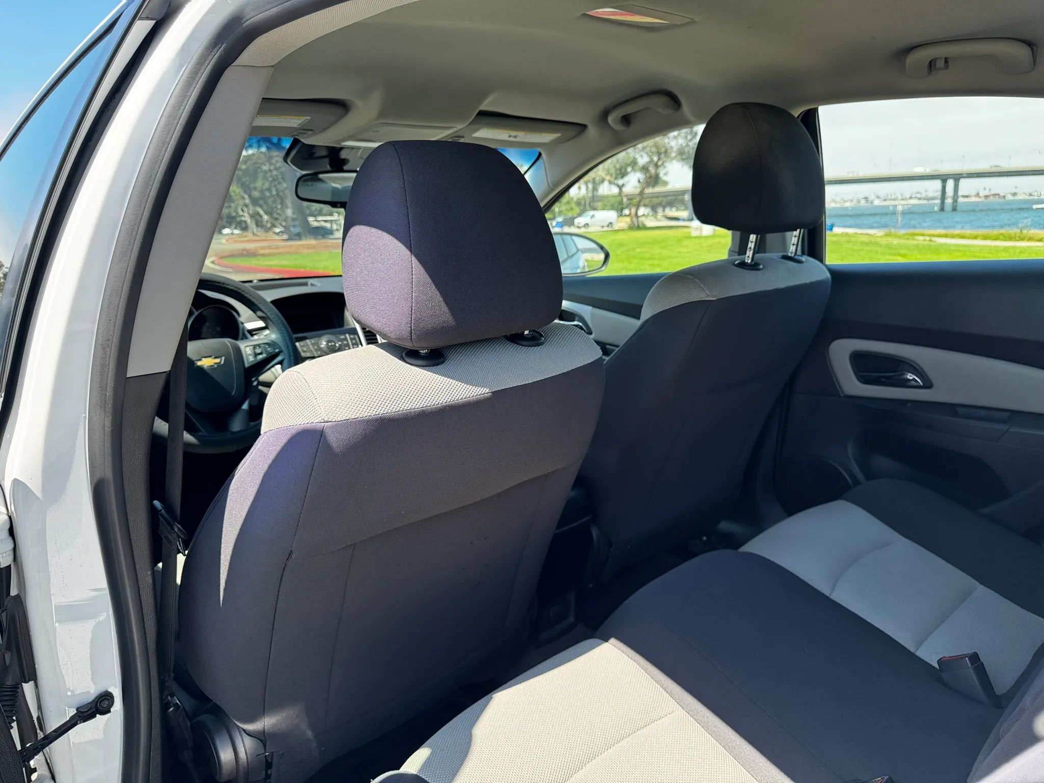 2014 Chevrolet Cruze LS - Photo 26