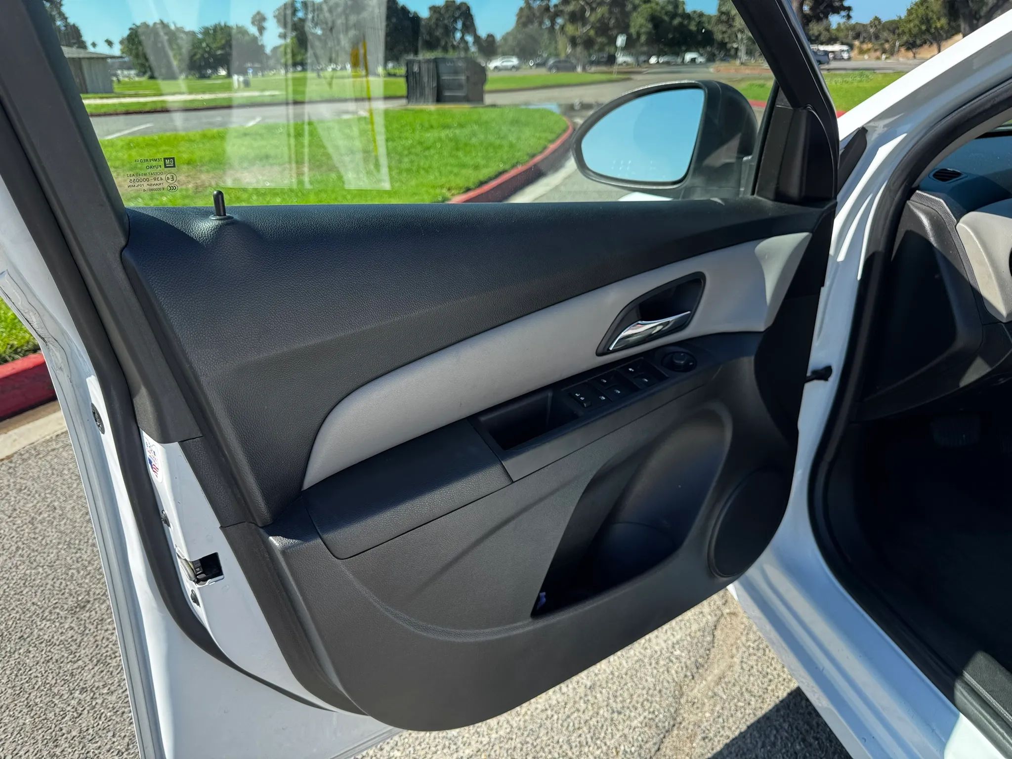 2015 Chevrolet Cruze LS - Photo 15