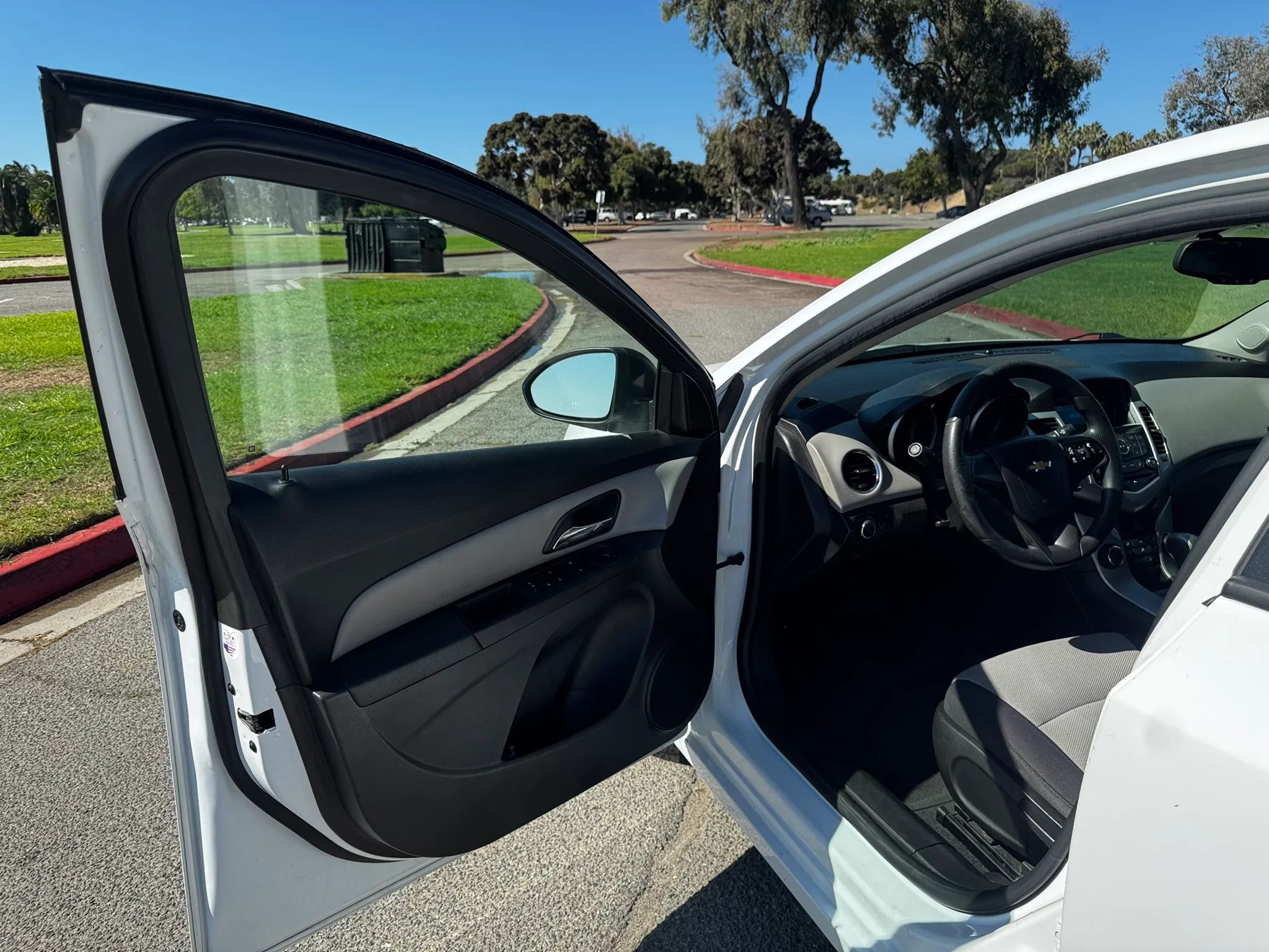 2015 Chevrolet Cruze LS - Photo 14