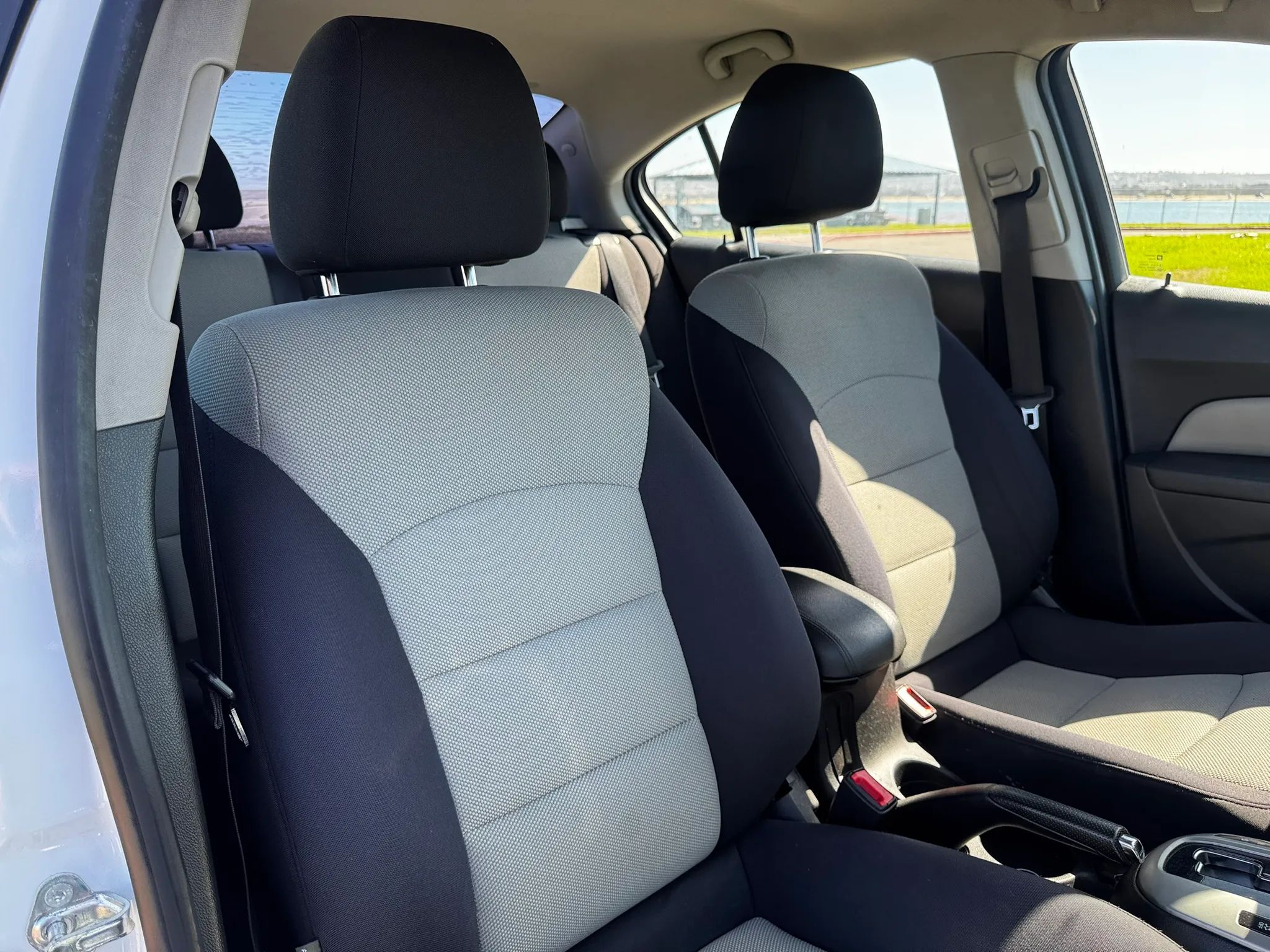 2015 Chevrolet Cruze LS - Photo 26
