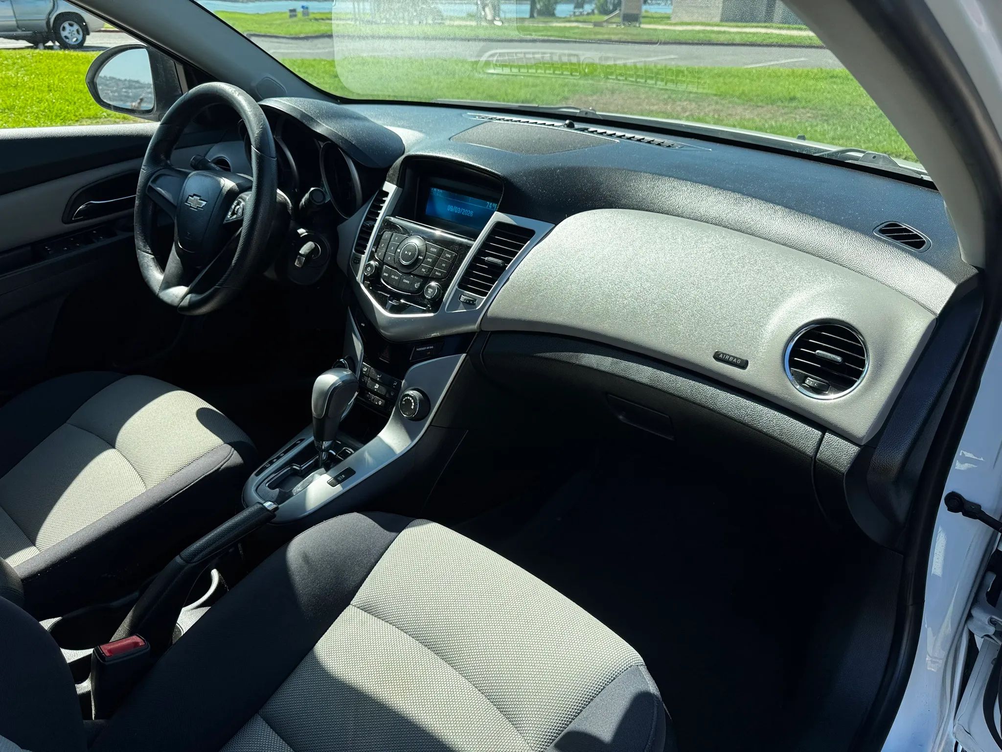 2015 Chevrolet Cruze LS - Photo 24