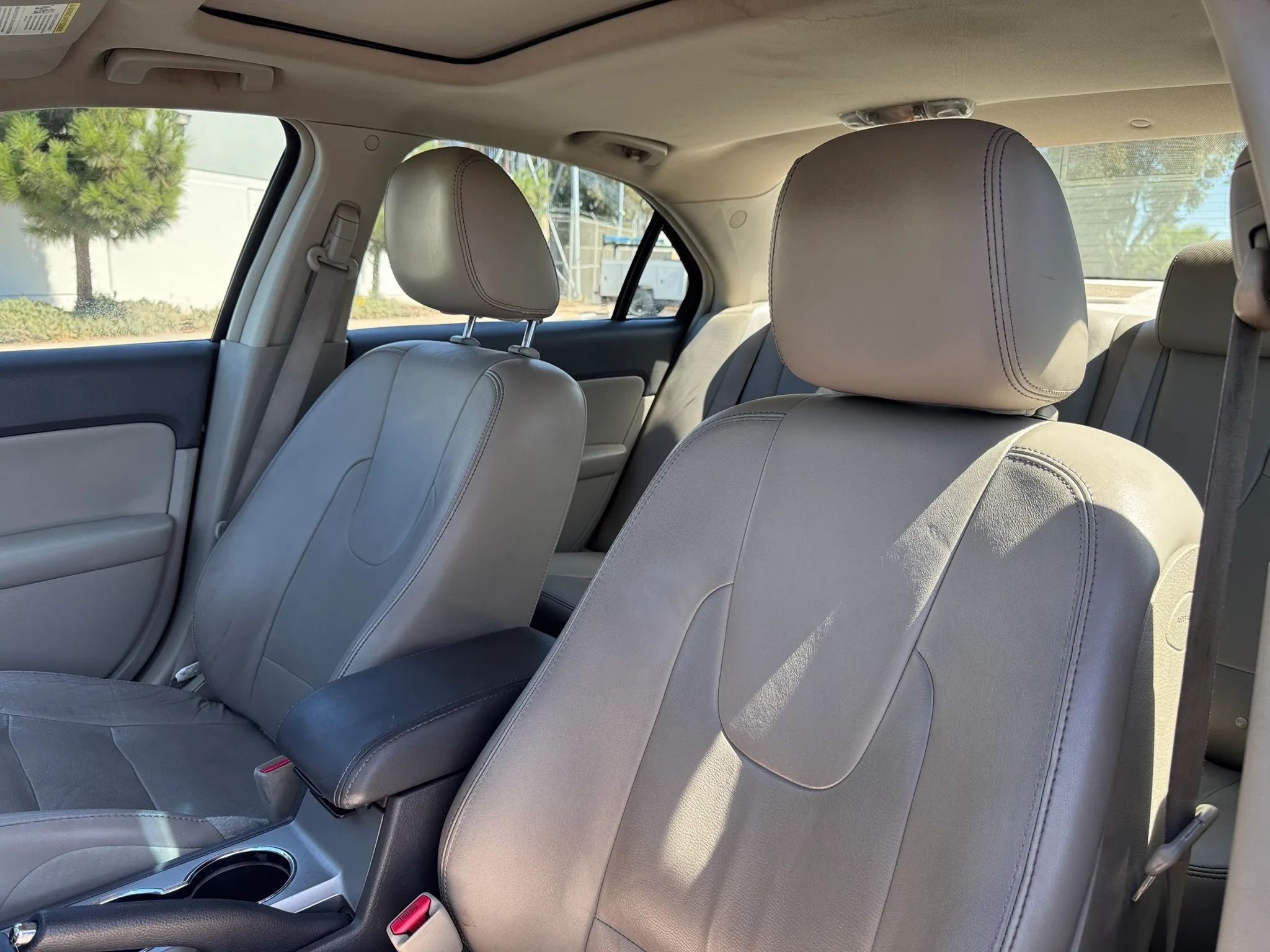 2010 Ford Fusion Hybrid - Photo 15